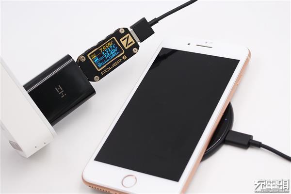 紫米无线充电器图赏：iPhone 8可以达到10W