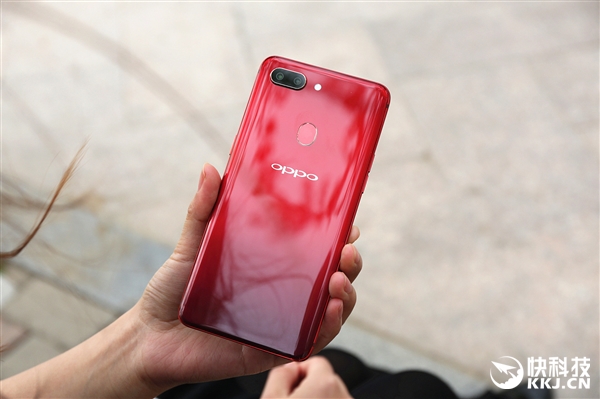 OPPO R15梦境红版开箱图赏：这颜值一眼心动