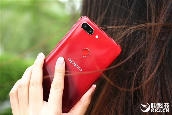 OPPO R15梦境红版开箱图赏：这颜值一眼心动