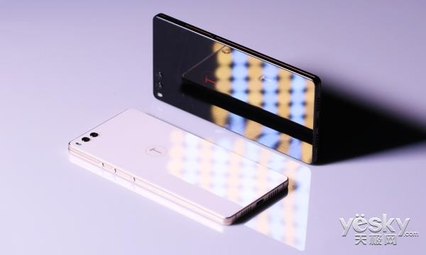 坚果3开箱上手：做工精致 颜值出众
