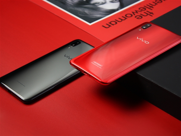 vivo X21宝石红开箱：高颜值 看完想买