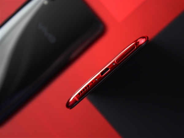 vivo X21宝石红开箱：高颜值 看完想买
