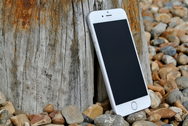 苹果新专利曝光 未来iPhone防水性能或大增