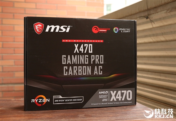 微星X470 GAMING PRO CARBON AC开箱图赏：冰霜铠甲抢眼