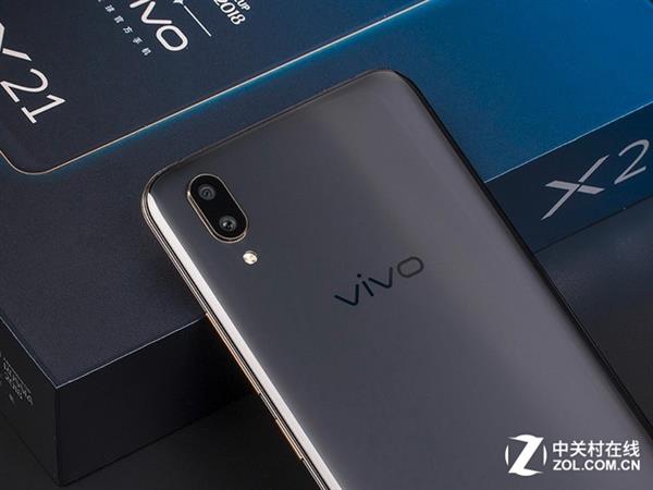 vivo X21黑金屏幕指纹版上手：四金线诠释极致轻奢