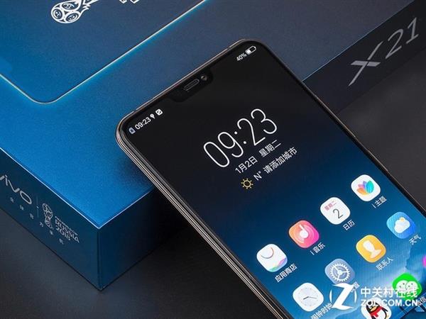 vivo X21黑金屏幕指纹版上手：四金线诠释极致轻奢