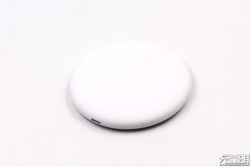 有啥不同？<a href='http://www.mi.com/' target='_blank'><u>小米</u></a>、紫米无线充拆解对比