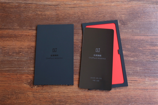 <a href='https://www.oneplus.com/cn' target='_blank'><u>一加</u></a>6就这样了：邀请函竟然是一块玻璃