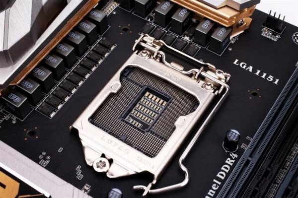 RNG战队夺冠 七彩虹发定制版iGame Z370主板：酷炫散热装甲