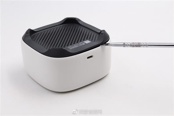 两款爆品迷你智能音箱拆解对比：天猫精灵方糖、小爱mini