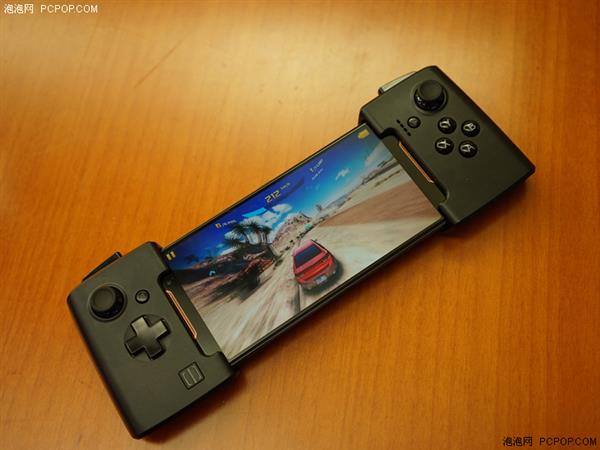 手机中的战斗机 游戏手机ROG Phone浑身都是亮点