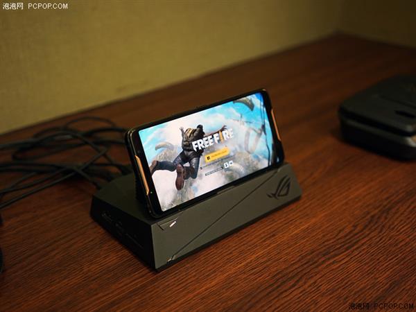 手机中的战斗机 游戏手机ROG Phone浑身都是亮点