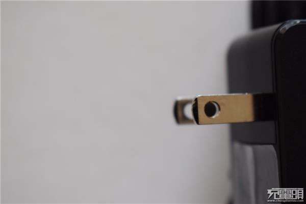 30W Type-C：<a href='https://www.samsung.com/cn/' target='_blank'><u>三星</u></a>也有了大功率充电器