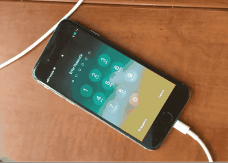 黑客找到iOS 11锁屏密码漏洞：连接数据线暴力破解