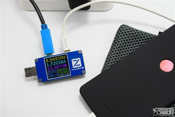 联想45W USB-C充电器拆解：用料十足