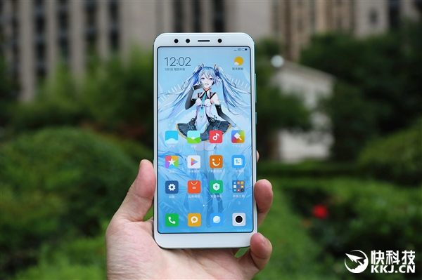 <a href='http://www.mi.com/' target='_blank'><u>小米</u></a>6X初音未来限量版开箱图赏：全球唯一编号
