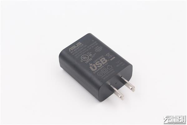 华硕推出USB PD手机充电器：功率18W