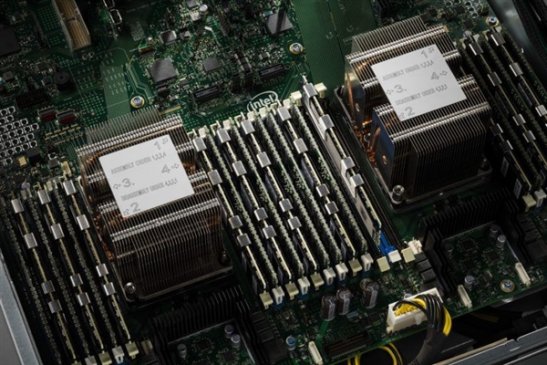Intel下代28核心服务器支持3.84TB内存：DDR4＋傲腾组合