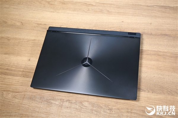 <a href='https://www.lenovo.com.cn/' target='_blank'><u>联想</u></a>拯救者Y7000游戏本开箱图赏：屏占比84%