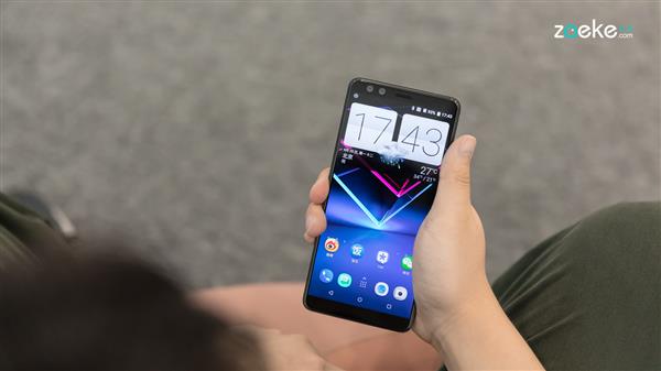 HTC U12+详细评测：任性的“原地后空翻”