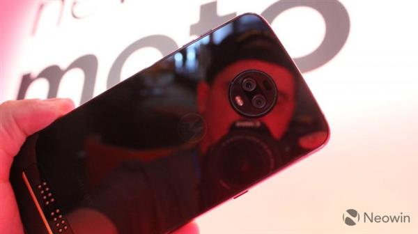 全球首款5G智能手机 Moto Z3真机图赏