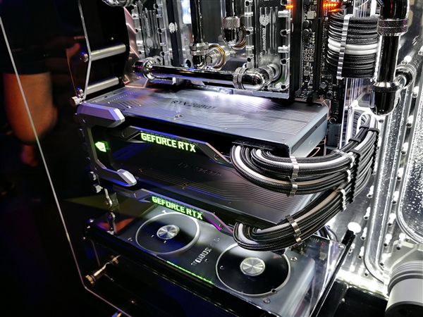 公版首次双风扇！NVIDIA RTX 2080 Ti现场图赏