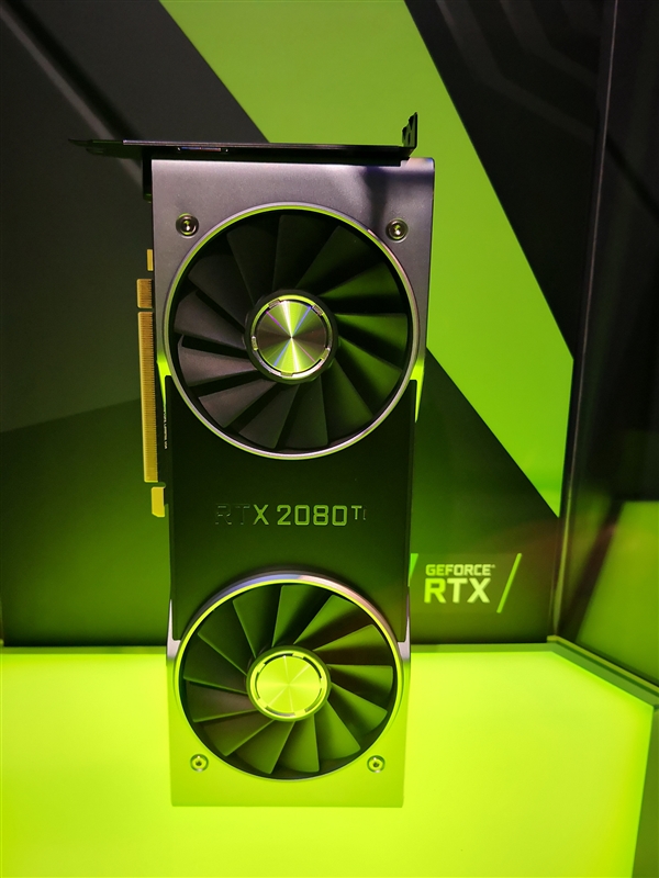 公版首次双风扇！NVIDIA RTX 2080 Ti现场图赏