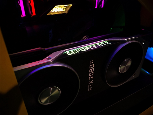 公版首次双风扇！NVIDIA RTX 2080 Ti现场图赏