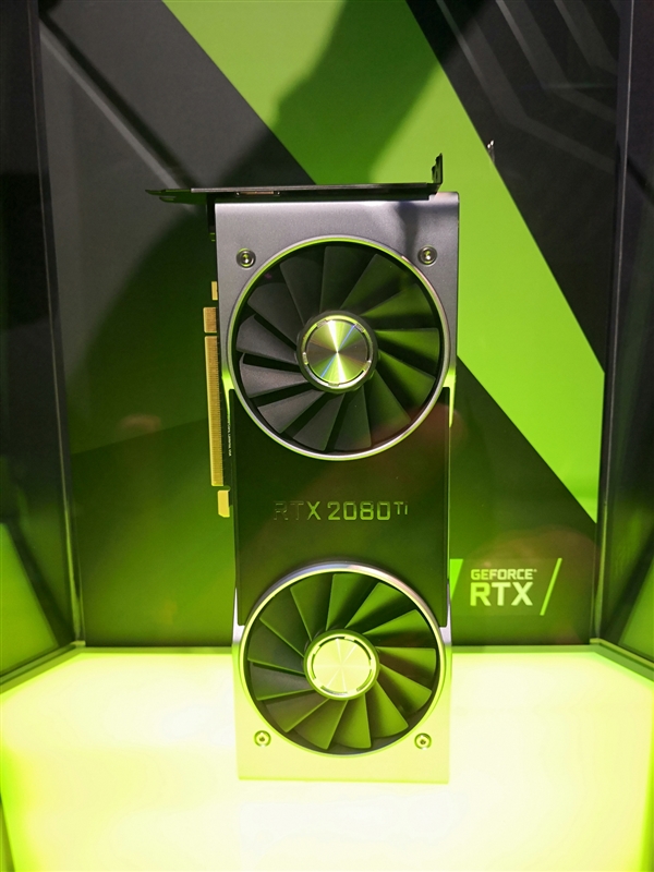 公版首次双风扇！NVIDIA RTX 2080 Ti现场图赏