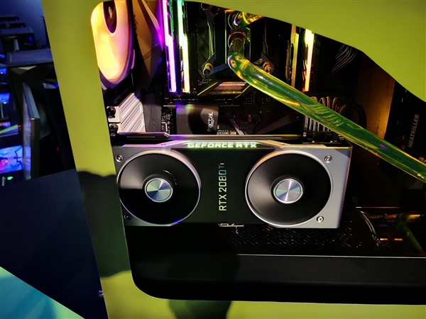 公版首次双风扇！NVIDIA RTX 2080 Ti现场图赏