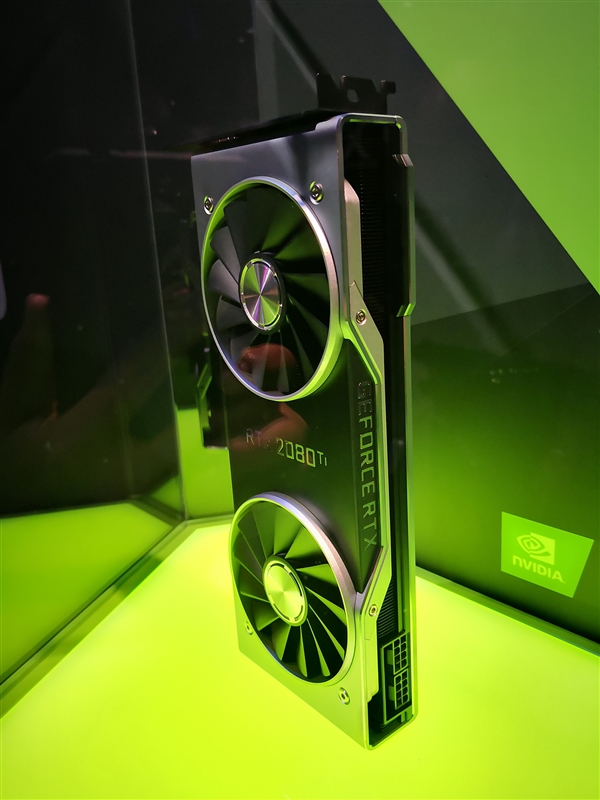 公版首次双风扇！NVIDIA RTX 2080 Ti现场图赏