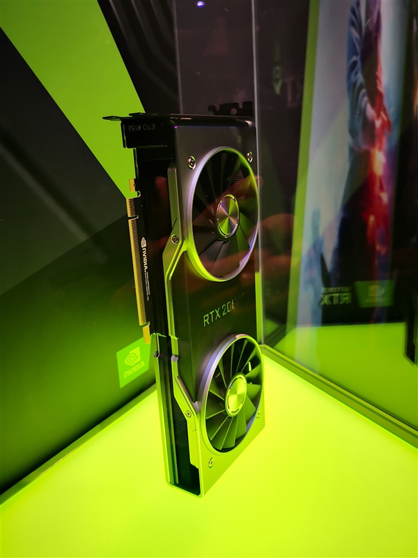 公版首次双风扇！NVIDIA RTX 2080 Ti现场图赏