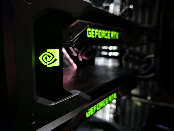 公版首次双风扇！NVIDIA RTX 2080 Ti现场图赏