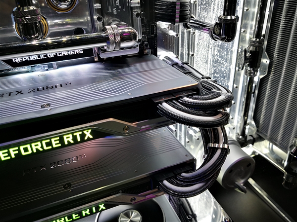 公版首次双风扇！NVIDIA RTX 2080 Ti现场图赏