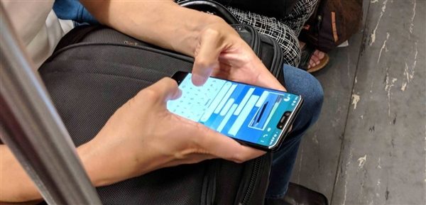 谷歌Pixel 3 XL真机曝光：刘海屏、正面双摄