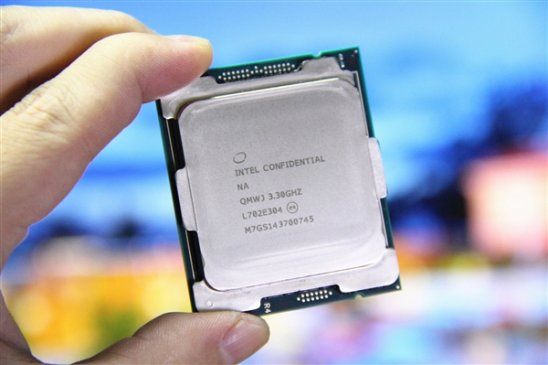 Intel禁止对比CPU打补丁前后性能引不满