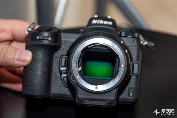 尼康首款全画幅无反相机Z7试拍体验：比索尼还强？
