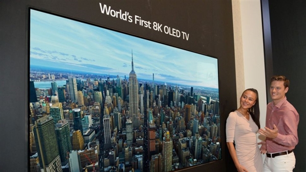LG正式展出全球首款8K OLED电视：88寸画质震撼