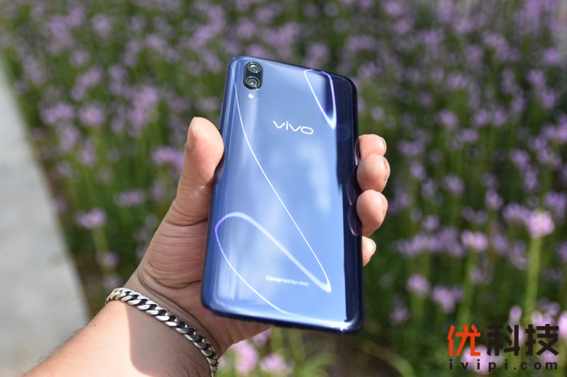 双涡轮加速+灵动水滴屏 vivo X23全面体验