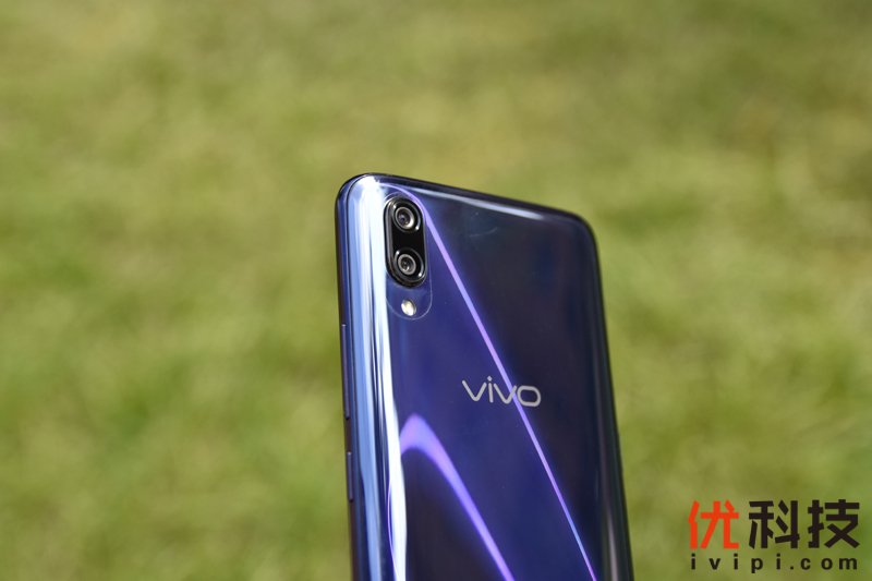 双涡轮加速+灵动水滴屏 vivo X23全面体验