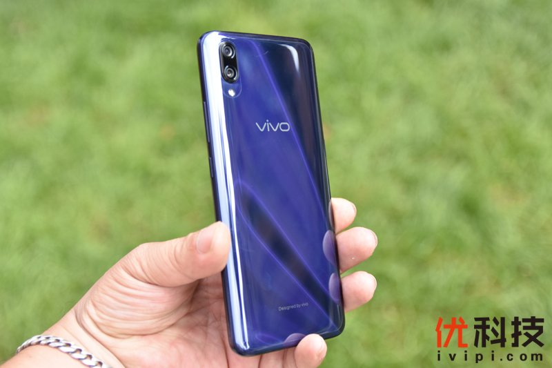 双涡轮加速+灵动水滴屏 vivo X23全面体验