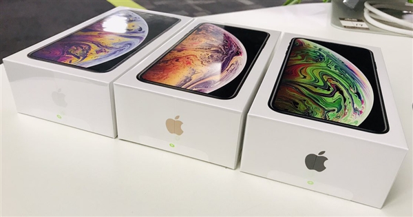 iPhone XS/XS Max真机拆解：<a href='https://www.apple.com/cn/' target='_blank'><u>苹果</u></a>自研电源管理芯片