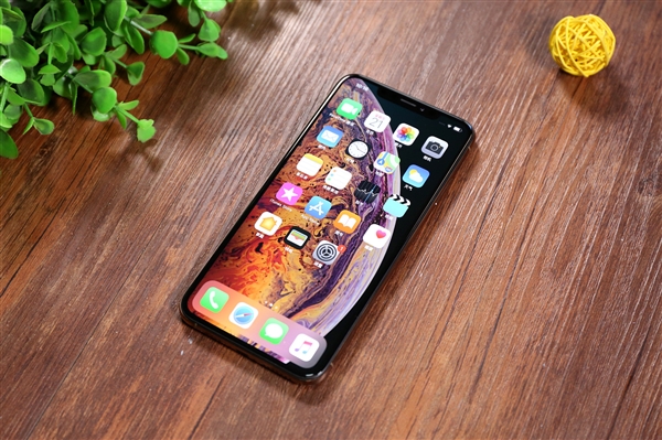 Intel基带的锅？外媒实测：iPhone XS续航开倒车 通话时间暴跌1/3 