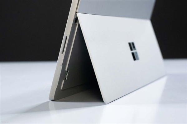 Surface Pro 6遭越南网站抢先开箱：升级8代酷睿、其它没变