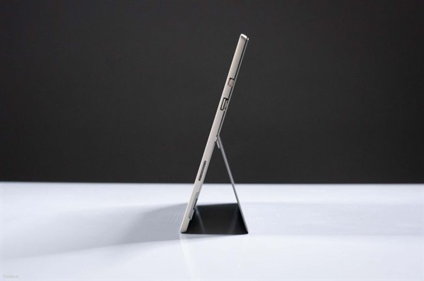 Surface Pro 6遭越南网站抢先开箱：升级8代酷睿、其它没变
