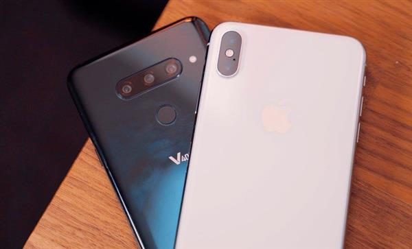 LG V40 ThinQ和iPhone XS Max上手对比 喜欢哪个？