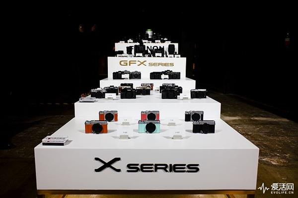 富士GFX 50R国内发布：真不贵 单机身才不到3万