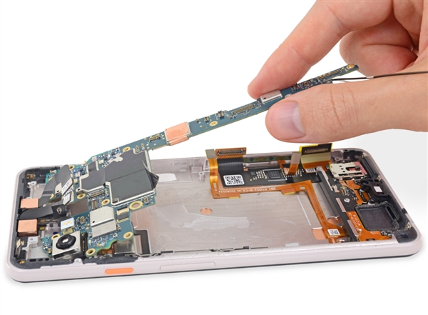 iFixit发布Pixel 3 XL拆解报告：史上最佳<a href='https://www.samsung.com/cn/' target='_blank'><u>三星</u></a>AMOLED屏幕 可维修性仅4分