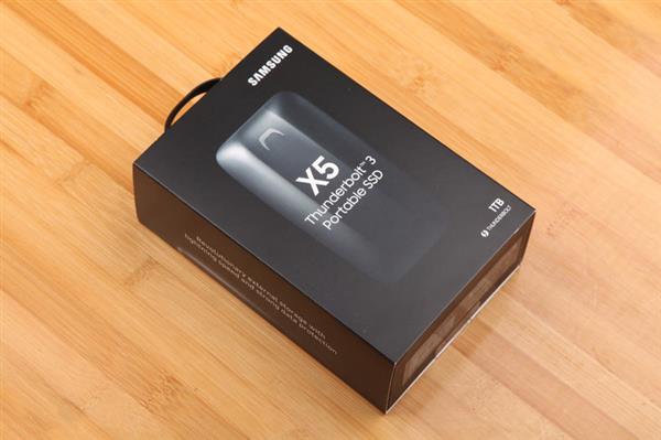移动存储新选择 <a href='https://www.samsung.com/cn/' target='_blank'><u>三星</u></a>X5移动固态硬盘上手：传输速度赞