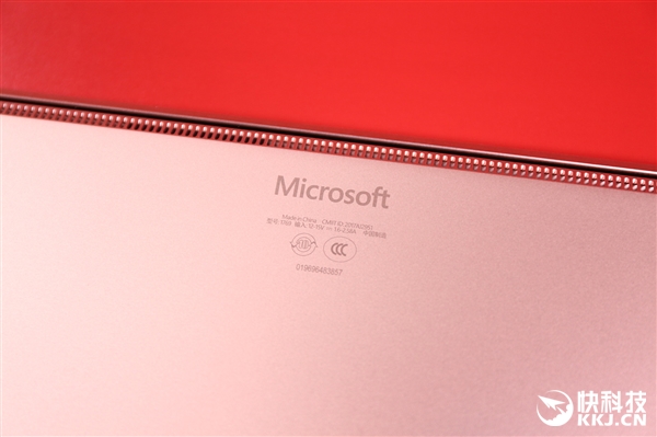 微软Surface Laptop 2灰粉金开箱：9988元中国专属